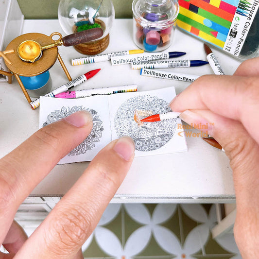 Miniature REAL Dollhouse Crayon Set